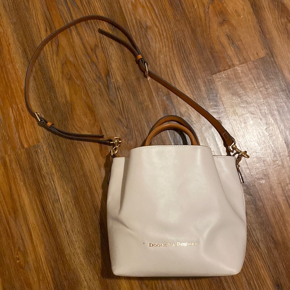 Dooney and Bourke City Small Barlow